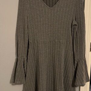 Elegant Gray Ribbed Dress